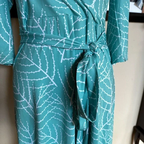Patty Boutik Sea Mist Green and White Wrap a around Dress. Size Small - Picture 3 of 8
